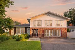 1446 Ridgebrook Drive, Cyrville - Carson Grove - Pineview, ON K1B 4H1