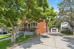 5177 Kitchener Street, Niagara Falls, ON L2G 1B4
