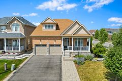 4385 Cinnamon Grove, Niagara Falls, ON L2G 0G2
