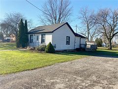 34 Eureka Street, Lambton Shores, ON N0N 1J0