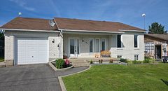 141 Jessup's Falls Road, Alfred and Plantagenet, ON K0B 1L0