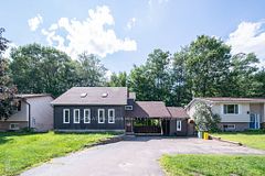 16 Jan Drive, Petawawa, ON K8H 3M5
