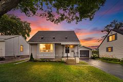 558 Burnham Street, Cobourg, ON K9A 2X1