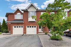 103 Tall Oak Private, Alta Vista and Area, ON K1G 6T3