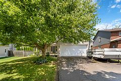 23 Woodside Square, Pelham, ON L0S 1E4