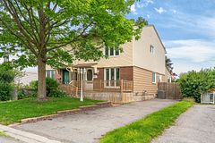 108 Fieldgate Drive, Barrhaven, ON K2J 1T9