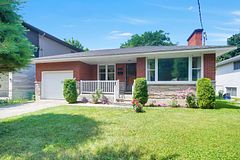 838 Maplewood Avenue, Britannia Heights - Queensway Terrace N and Area, ON K2B 5V5