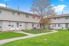 700 Paisley Road 90, Guelph, ON N1K 1A3