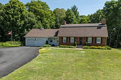33 South Muskoka Drive, Bracebridge, ON P1L 1M4