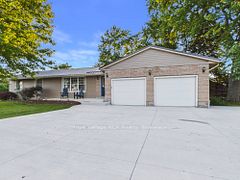 796 Lake Range Drive, Huron-Kinloss, ON N2Z 0B3