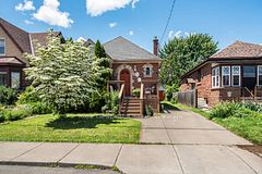 52 Cameron Avenue S, Hamilton, ON L8K 2W9
