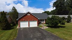 66 John Street, Norfolk, ON N0A 1N7
