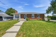 95 West Street W, Quinte West, ON K8V 2M3