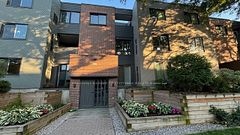 142 Waverley Street 1A, Ottawa Centre, ON K2P 0V4