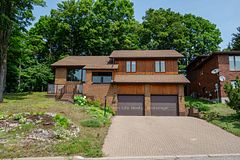 40 Ellendale Drive, North Bay, ON P1B 8X6