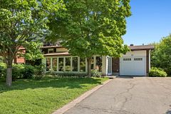 37 Lyall Street, Cityview - Parkwoods Hills - Rideau Shore, ON K2E 5G7