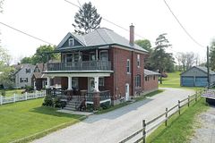 498 Norfolk Street S, Norfolk, ON N3Y 2X5
