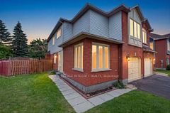 137 Hunterswood Crescent, Hunt Club - South Keys and Area, ON K1G 5W1