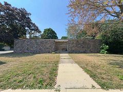 4213/4207 4213/4207 Drummond Road, Niagara Falls, ON L2E 6C2