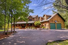 1261 Du Gouverneur Drive, Orleans - Cumberland and Area, ON K4C 1E2