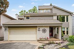 789 Mooneys Bay Place, Billings Bridge - Riverside Park and Area, ON K1V 9X1