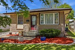 93 Nicholas Crescent, London South, ON N6E 2E8