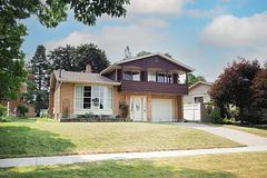 15 Gilmour Crescent, Kitchener, ON N2M 4N5