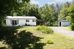 51 Miller Drive, McDougall, ON P2A 2W7