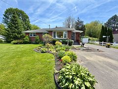 471 County Road 3 Road, Prince Edward County, ON K8N 4Z1