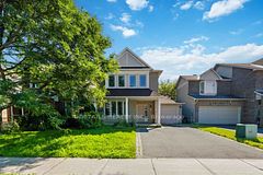 3 Gateshead Avenue, Kanata, ON K2K 2G3