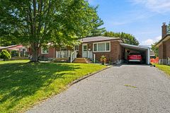210 Union Street, Greater Napanee, ON K7R 2W6