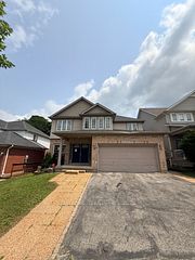 14 Hearthbridge Street, Kitchener, ON N2R 1L5