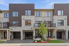 65 Dryden Lane, Hamilton, ON L8H 0B5