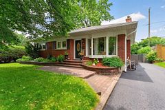 1144 Cline Crescent, Belair Park - Copeland Park and Area, ON K2C 2P2