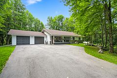 91 Hutcheson Beach Road, Huntsville, ON P1H 1N4