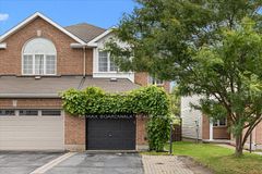 5 Gleeson Way, Barrhaven, ON K2J 4Z1