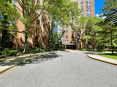 2871 Richmond Road 810, Britannia Heights - Queensway Terrace N and Area, ON K2B 8M5