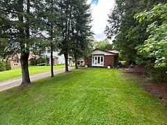 24 Centre Street N, Huntsville, ON P1H 1X4