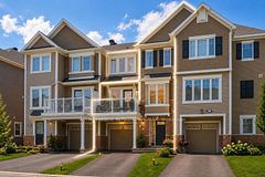 338 Pumpkinseed Crescent, Barrhaven, ON K2J 6K1