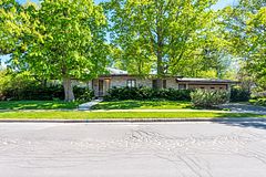 2 Churchill Street, Kingston, ON K7M 2K5