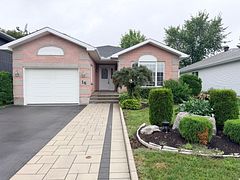 16 Fairview Crescent, Arnprior, ON K7S 3V7