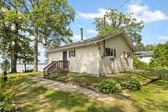 351 Leavoy Lane, Horton, ON K7V 3Z8
