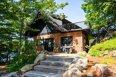 1023 McCabe Road, Lake of Bays, ON P0B 1A0
