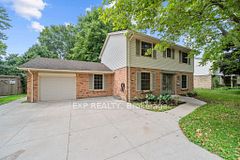 42 Queen Mary Crescent, London North, ON N6H 4B4