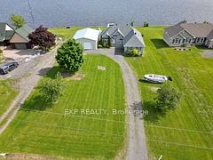 15 Rue Haute Rive Street, Alfred and Plantagenet, ON K0B 1J0