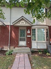 70 Chapman Court 19, London North, ON N6G 4Z4