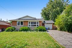 31 Darlington Drive, Hamilton, ON L9C 2L8