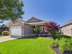 50 Lakefield Drive, Kincardine, ON N2Z 2N7