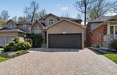 734 Brigadoon Drive, Hamilton, ON L9C 7S2