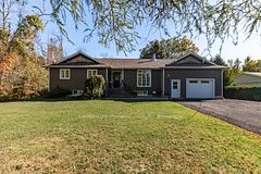 23 Pierce Street N, South Bruce Peninsula, ON N0H 2T0